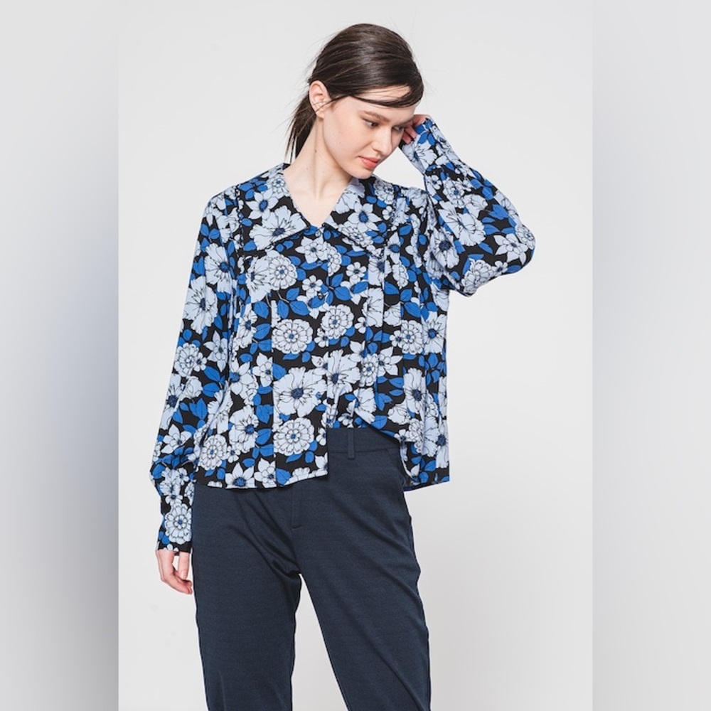 ICHI | Floral patterned pleated blouse blue black white button up - size 38 = M